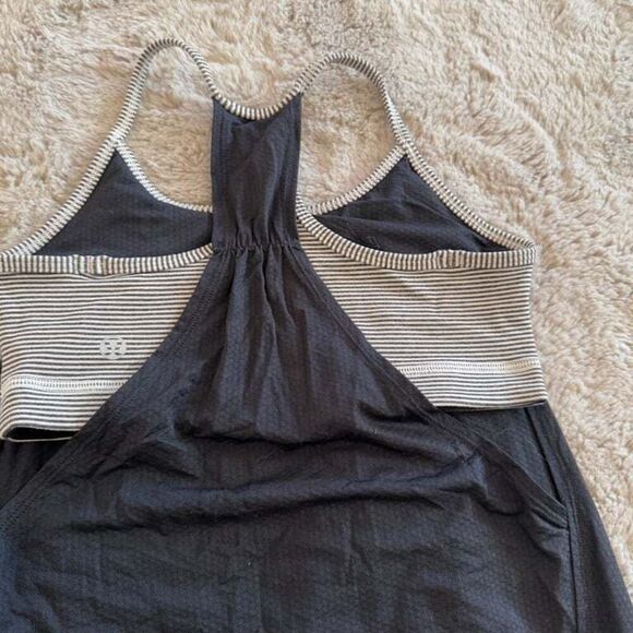 Lululemon Black Racerback Athletic‎ Tank Top built in Bra Gym Outdoor Size S - Picture 4 of 9